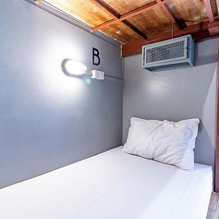 Loftel 22 Hostel Bangkok Esterno foto