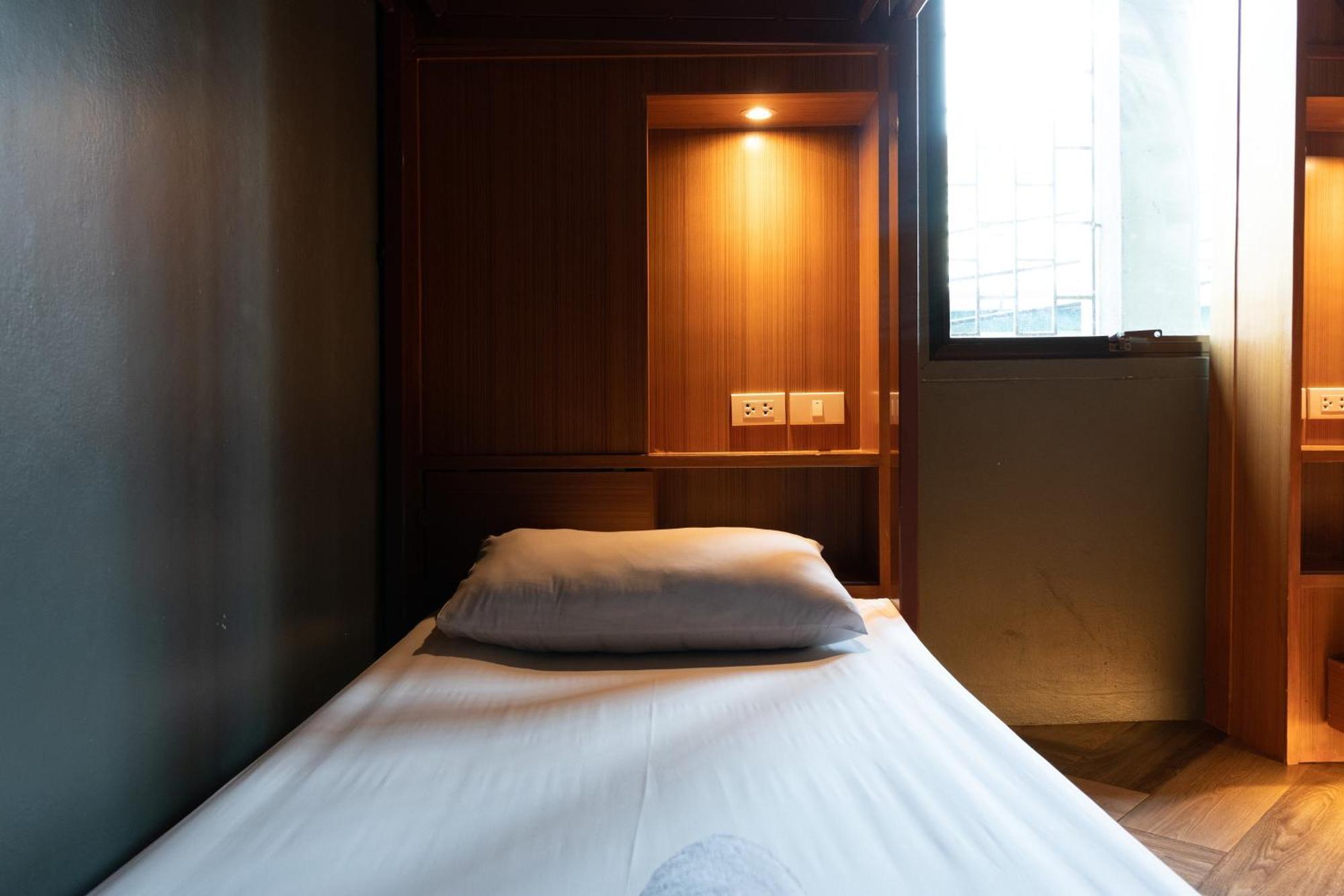 Loftel 22 Hostel Bangkok Esterno foto