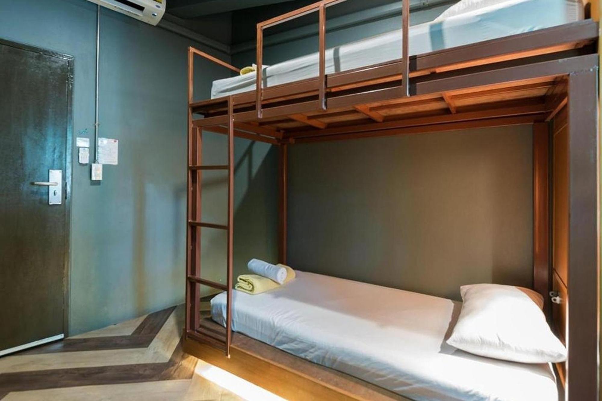 Loftel 22 Hostel Bangkok Esterno foto